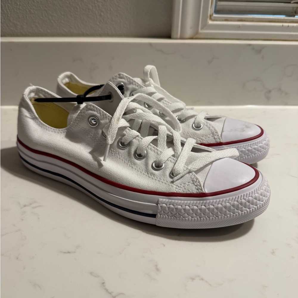 Converse Chuck Taylor All Star White Low Tops, WOMEN'S SIZE 8 MENS 6 EUC!